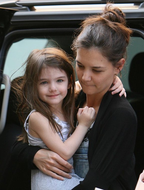 Suri Cruise daughter of Katie Holmes and Tom Cruise will turn 4 years old 