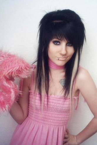 emo hairstyles for girls with medium. short emo hairstyle,