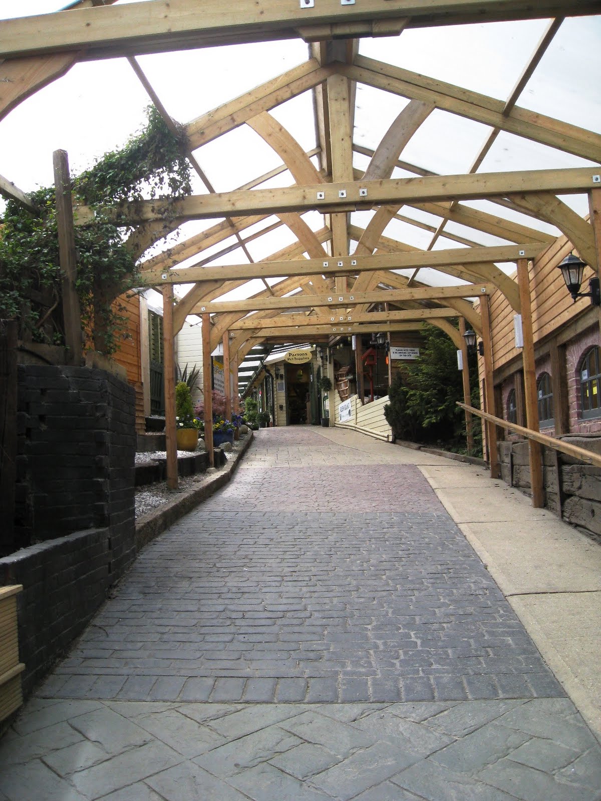 LOLODESIGNS Barton le Clay Olde Watermill Village