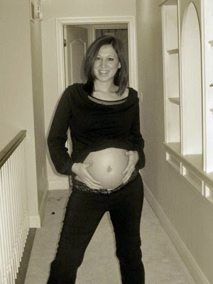 31 weeks pregnant. 31 weeks pregnant womans