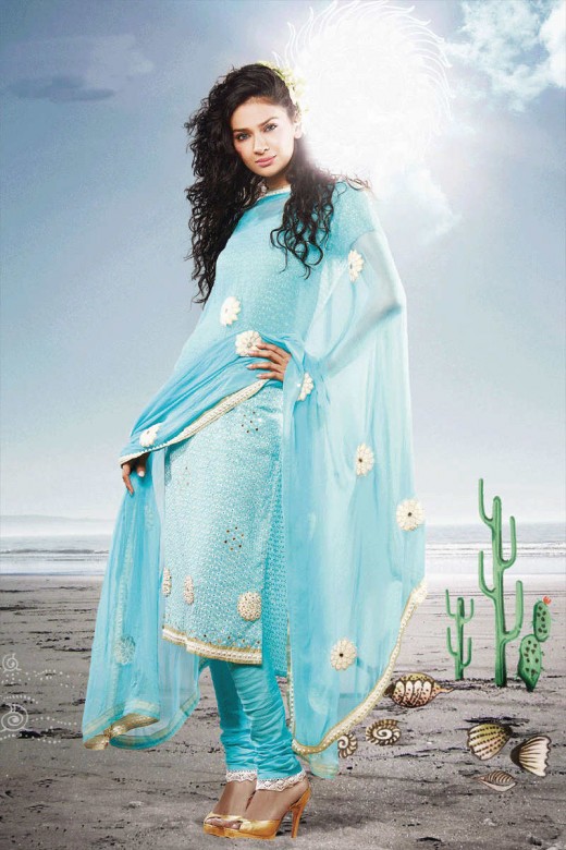 Long sleeves saree blouse neck neck designs for salwar kameez. Long sleeves saree blouse neck