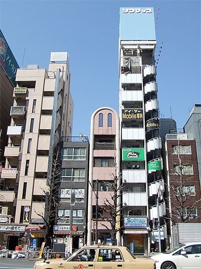 [Narrow-houses-Japan-20.jpg]