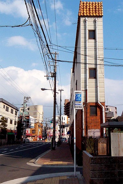 [Narrow-houses-Japan-01.jpg]