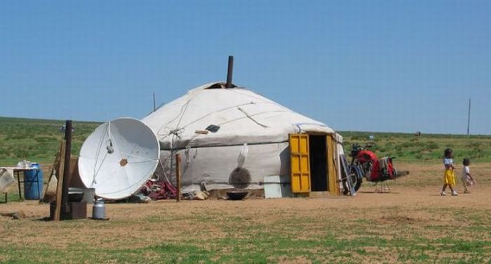 Antenas de TV em lugares diferentes