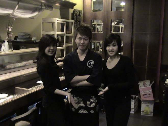 Cindy~ Maji New Waitress (on the right