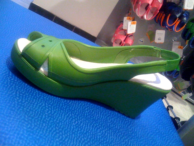 crocs size 3 5