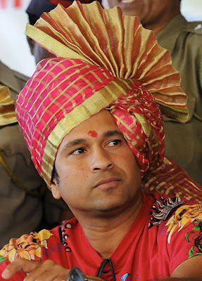 Sachin+Tendulkar+wears+a+turban+at+the+inauguration+of+a+cricket+academy,+Pune.jpg