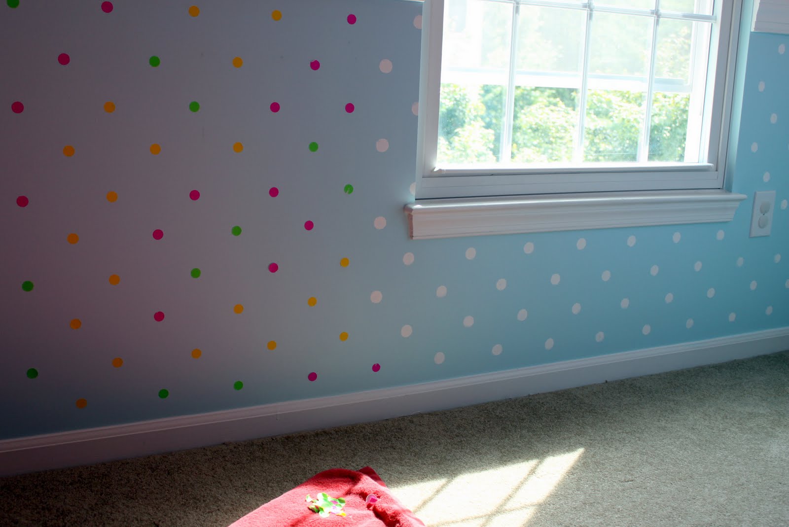 Samster Mommy Polka Dot Walls