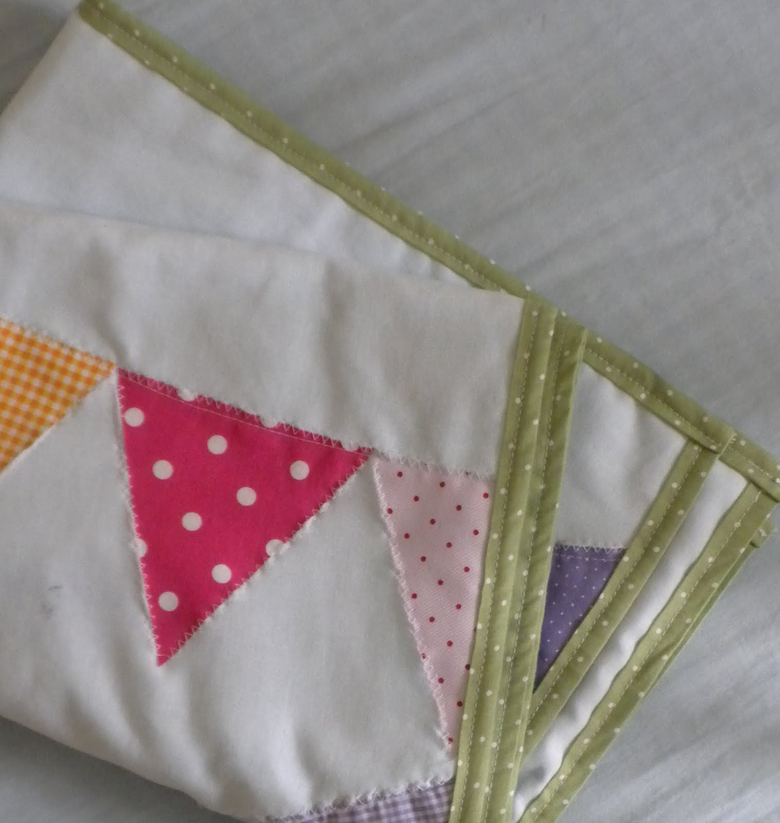 Rainbow Bunting Baby Quilt Tutorial
