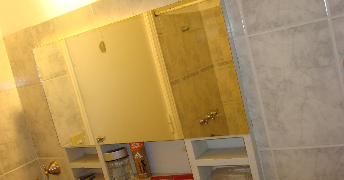 Siglo XXI: botiquin de bano