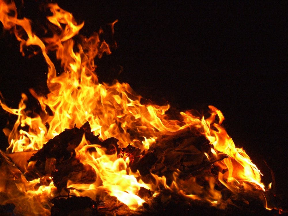 [bonfire-night.jpg]