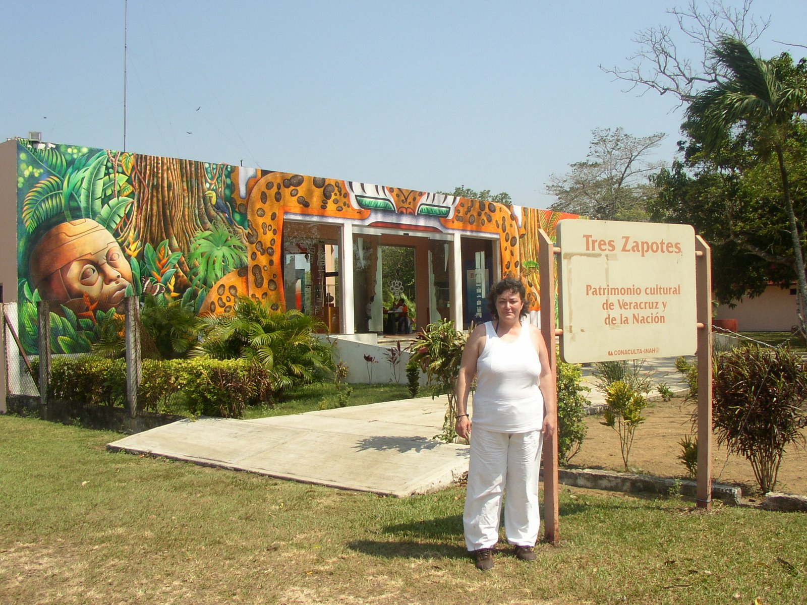 [Tres+Zapotes+02.JPG]