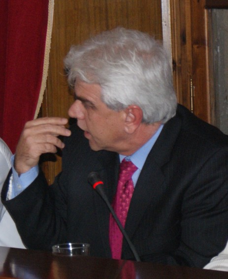 [ΔΗΜΑΡΧΟΣ2.JPG]