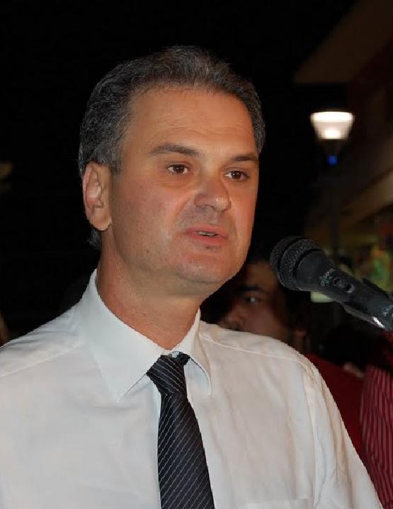 [ΞΥΝΙΔΗΣ.JPG]