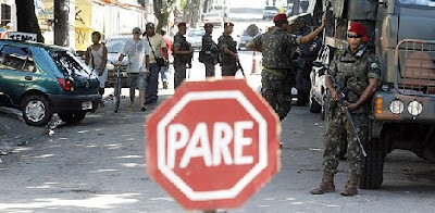 http://2.bp.blogspot.com/_bIzeA3kG-74/TSyjbEkvRUI/AAAAAAAAD2o/V9Fu48wvkEQ/s1600/ExercitoRioJoelSilvaFol2.jpg