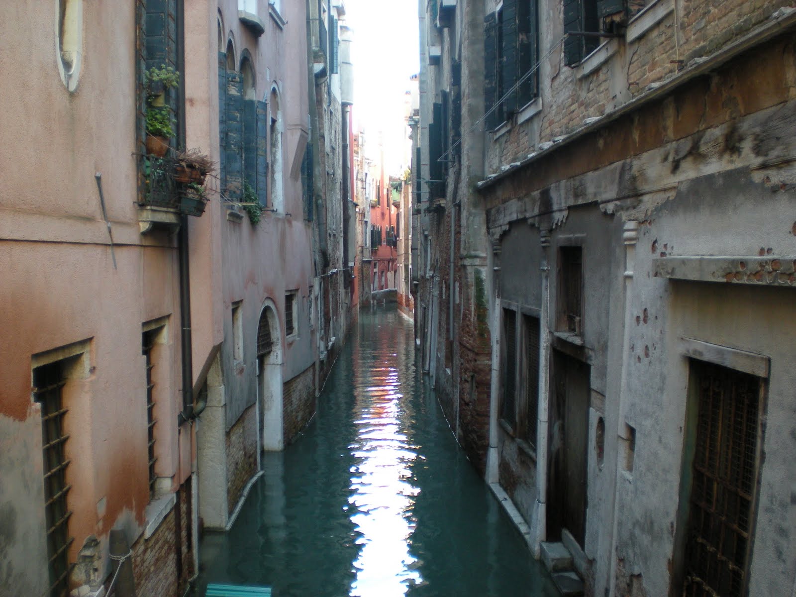 [side+canal.JPG]