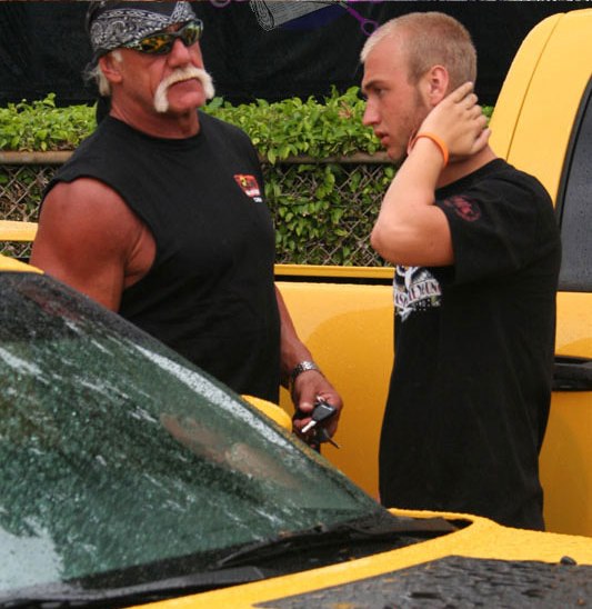 [nick-hulk-hogan.jpg]