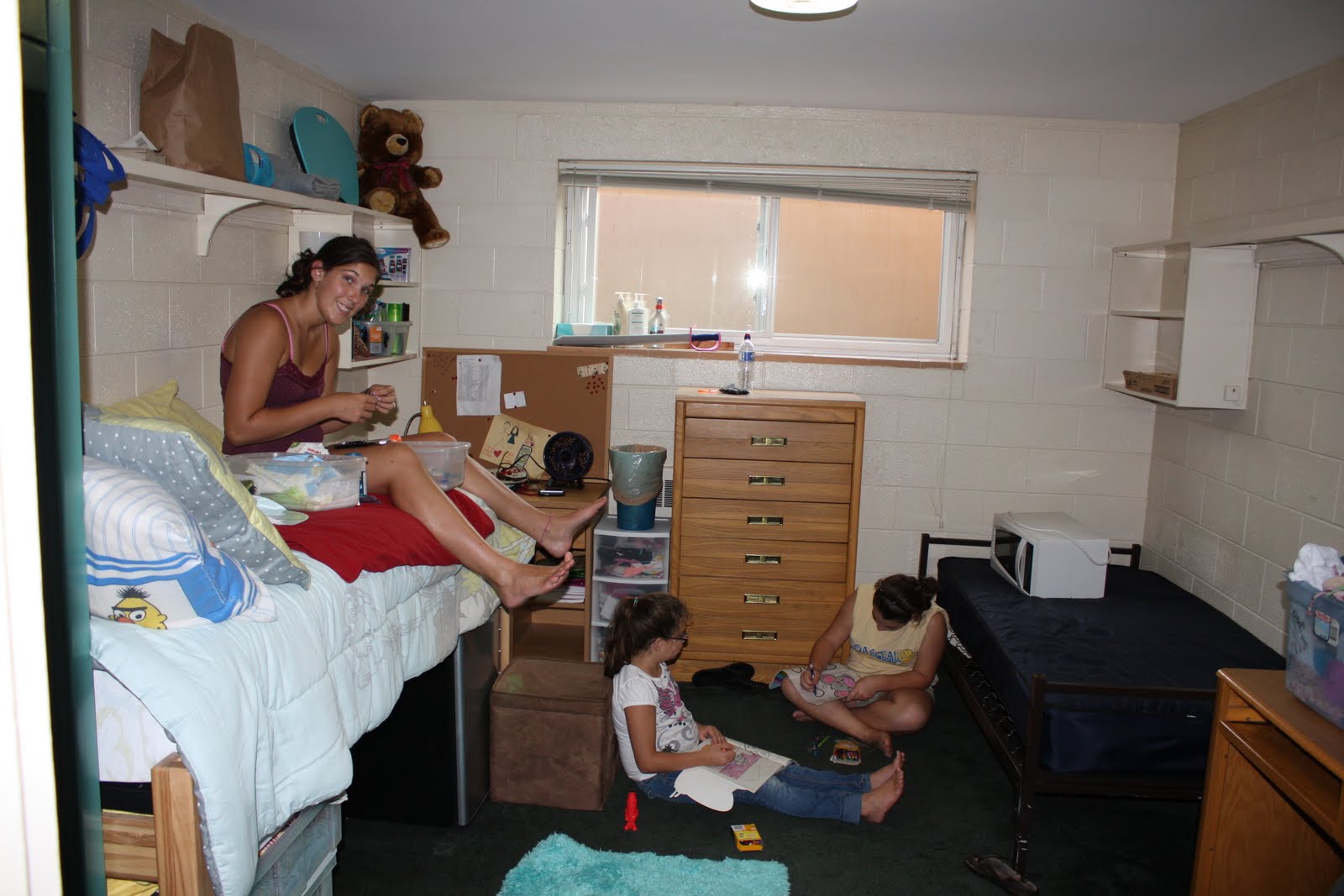 Six Kids and more... Rachel goes off to College