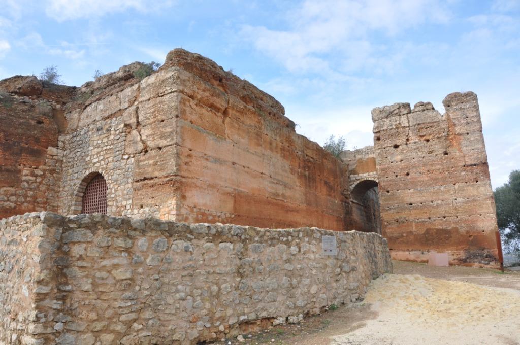 [Castelo+de+Paderne.JPG]