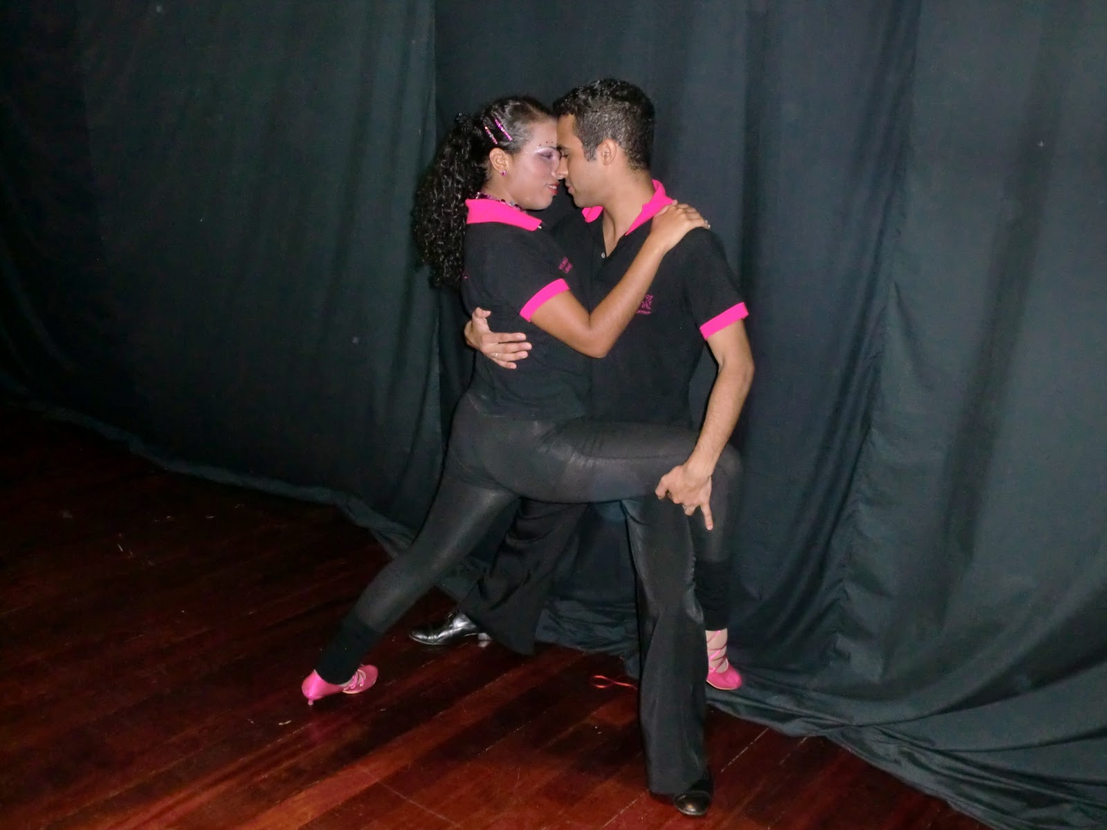 Academia de Salsa Figura Latina