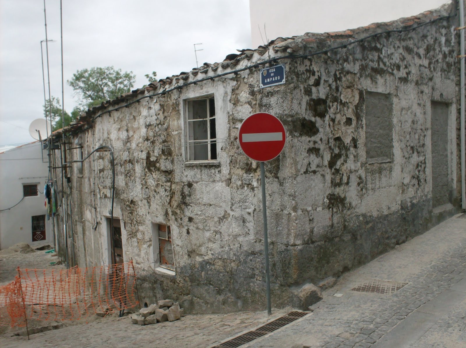 [A-R-AMPARO-R-F-PAS.jpg]