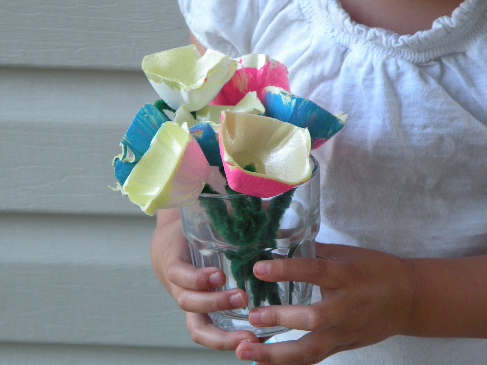 Toddler Approved! Mother's Day Classic Egg Carton Flowers