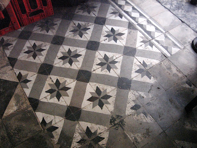 detalhe do piso do ARMAZÉM MATOSO, na rua do Matoso, na Tijuca, foto de Eduardo Goldenberg