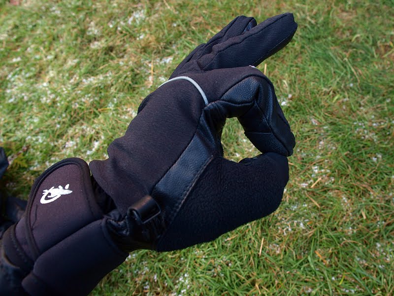 Stayin' Alive Gloves and Mitts, Henri Lloyd & SealSkinz