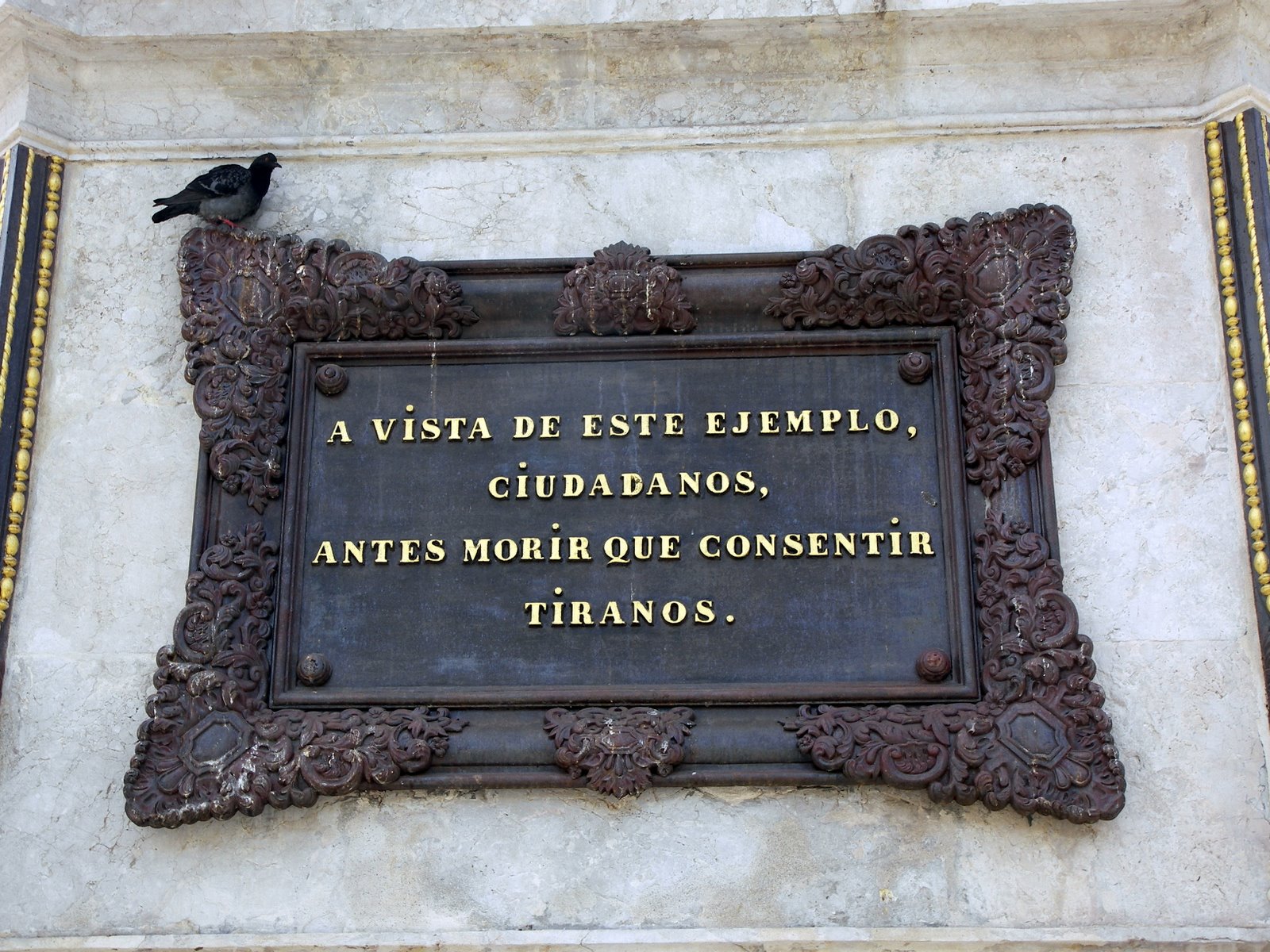 [lapidaTorrijos.jpg]