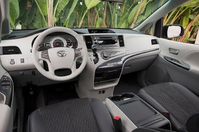 2011 Toyota Sienna 2 2011 Toyota Sienna 2
