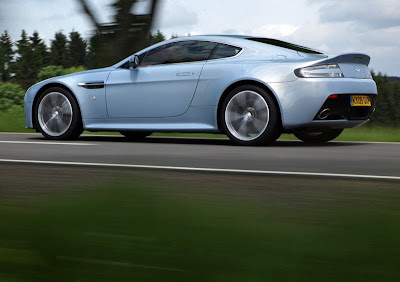 Aston Martin V12 Vantage 2010