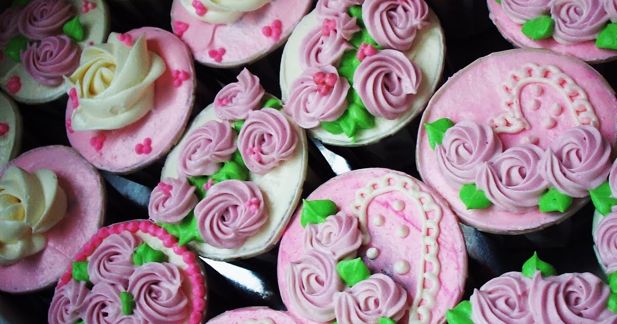 Sweety Yummie CupcakeYuMmy in the TuMmie!! Buttercream simple deco