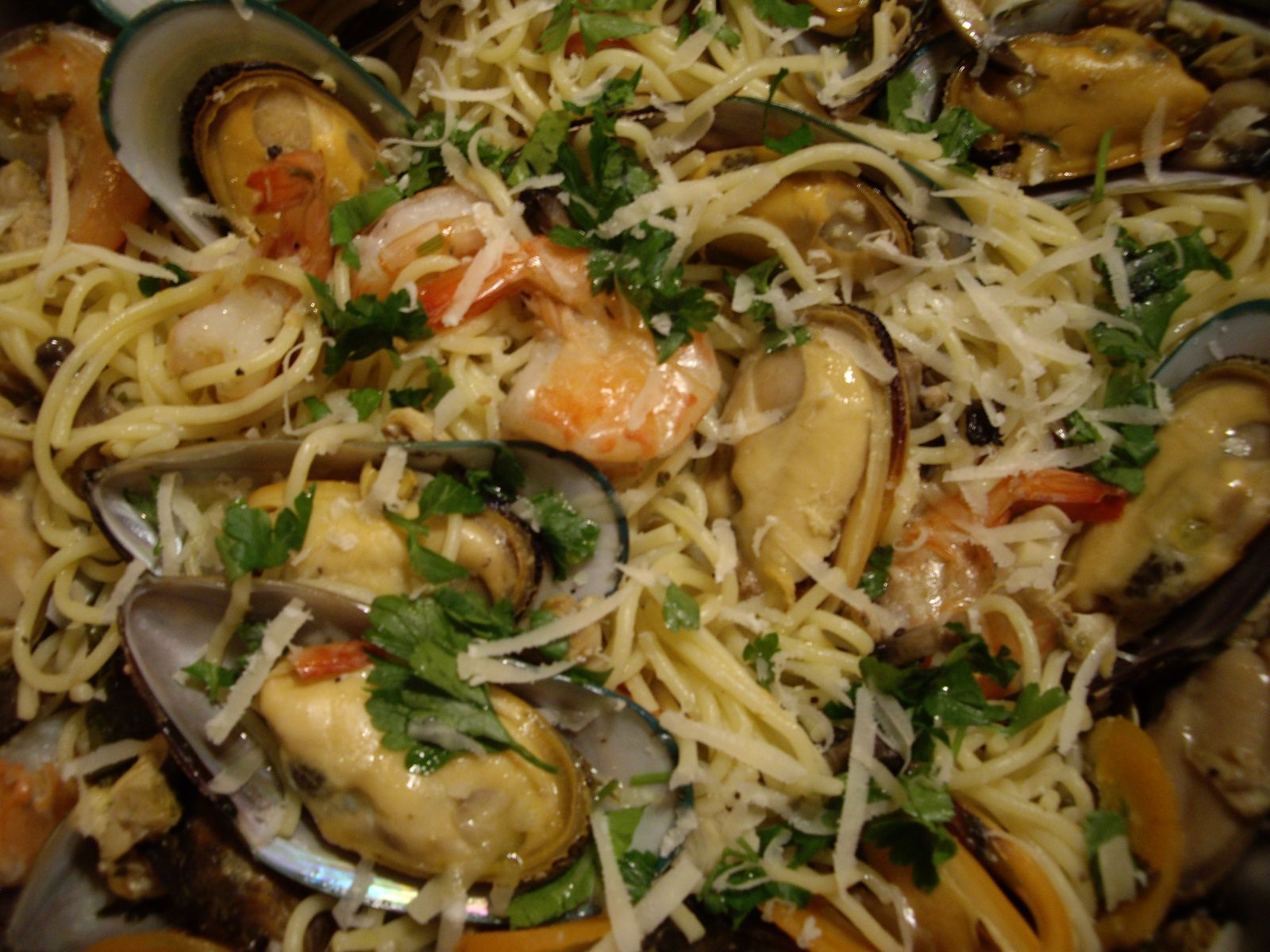 ROSIE's CUISINE PASTA WITH MUSSELS and SHRIMP