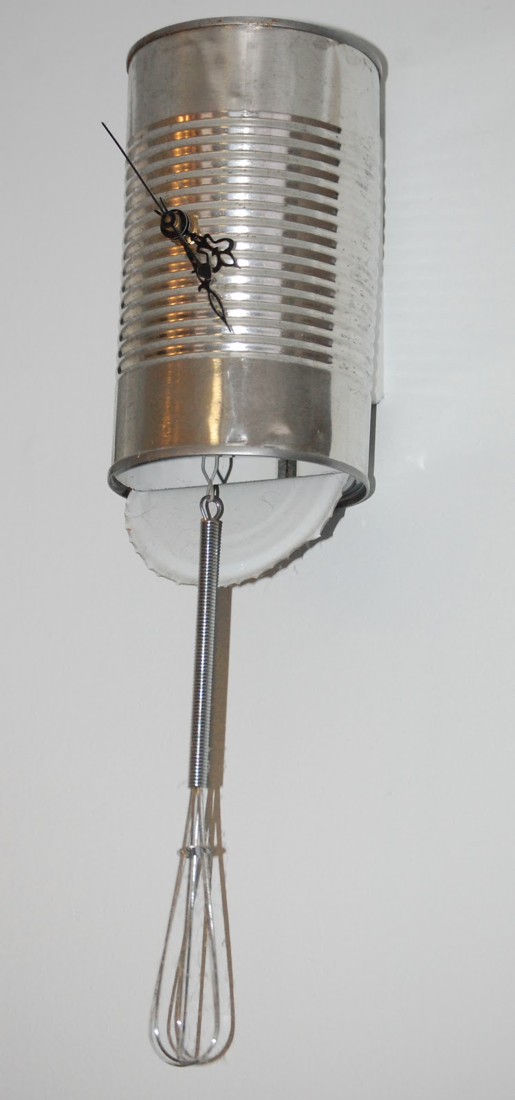 Upcycle Us A clock with pendulum for your kitchen