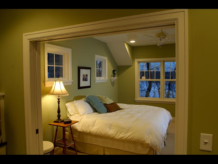 Spacious Sleeping Nook or Tight Bedroom?
