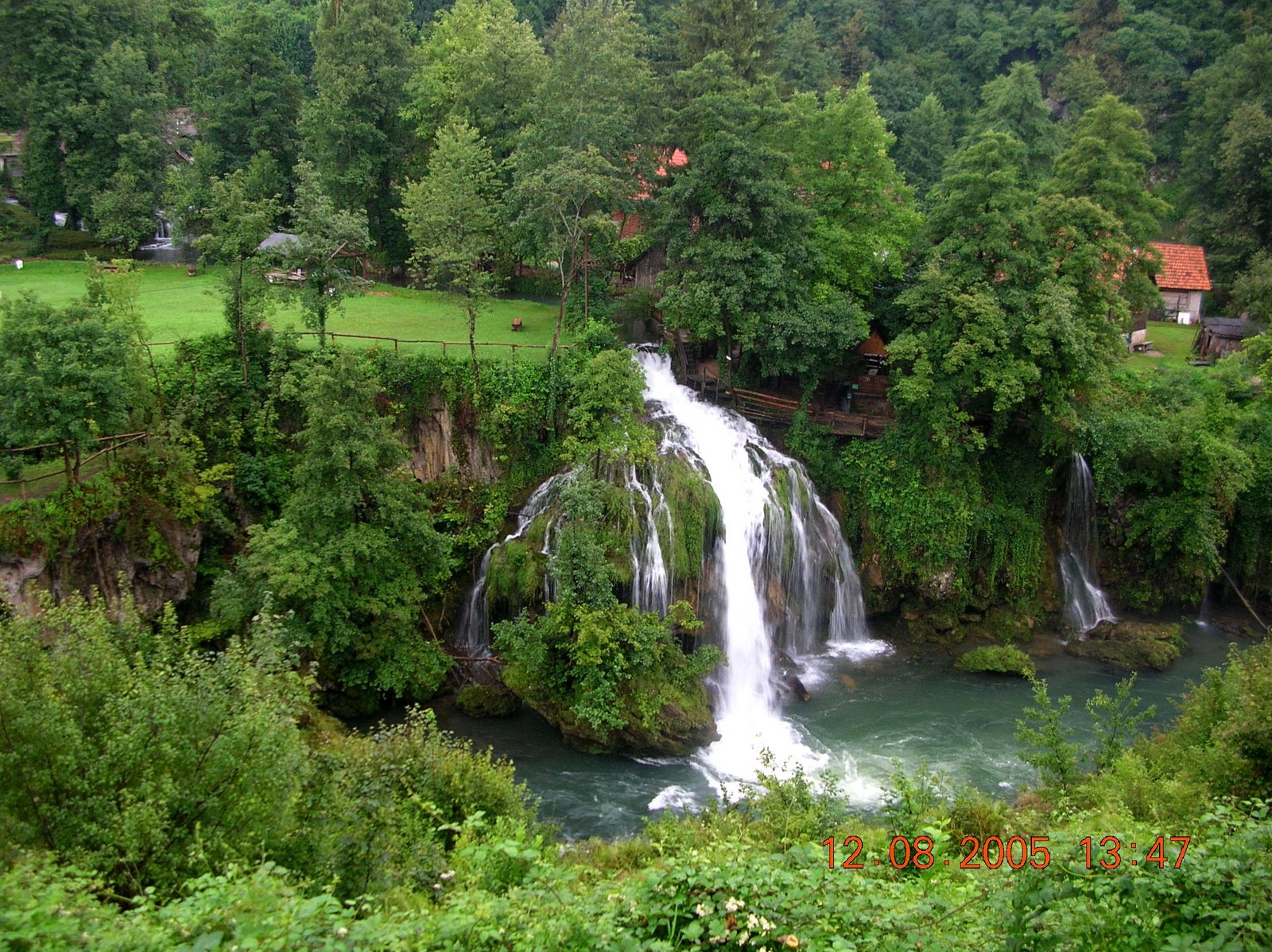 [070-Slunj.JPG]