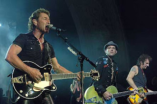 Rockmusiker Peter Mafay Steht Auf Diesel Und Elektromodelle