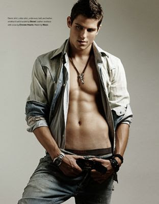 IMTA 1999 Junior Male Model of the Year Sean Faris has booked the lead in an 