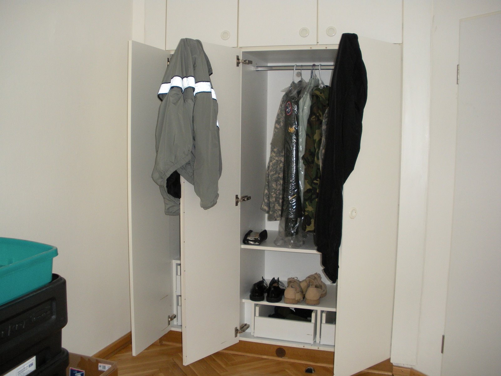 [Extra+Room+View+2+-+Before.JPG]