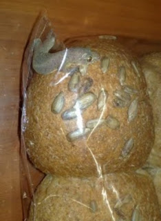 Lizard in Bread, CICAK, Look carefully before eating your Carrefour Bread
