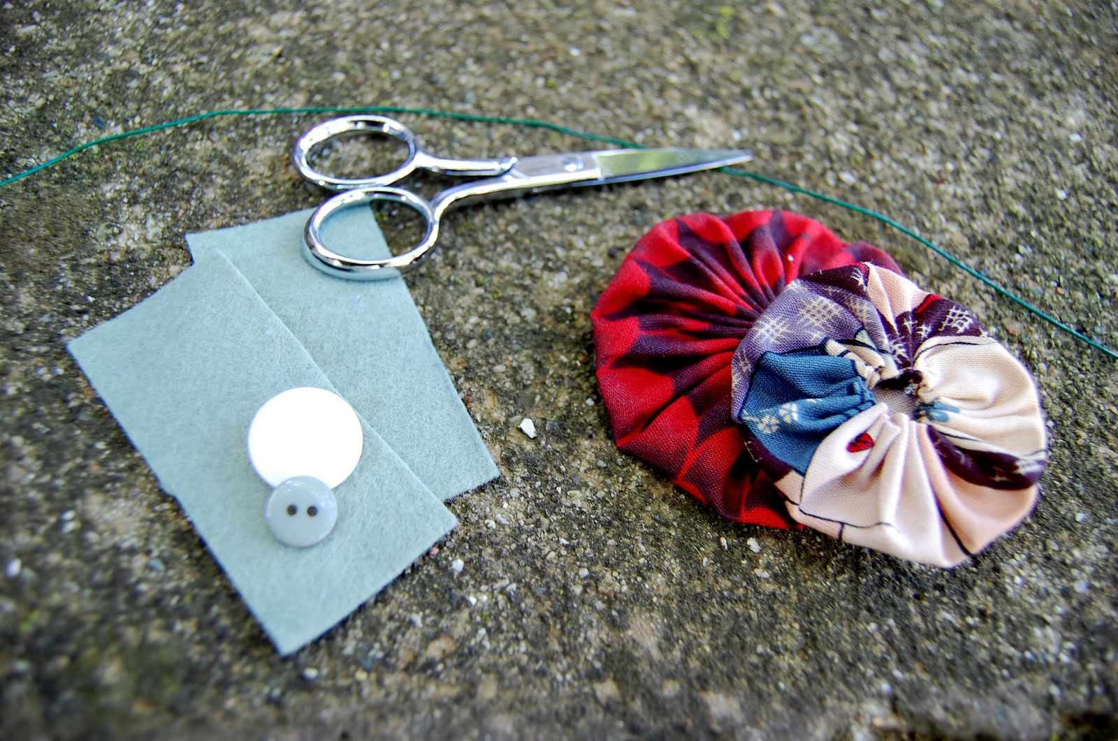 Miss Sewsitall Make a Yoyo Flower!