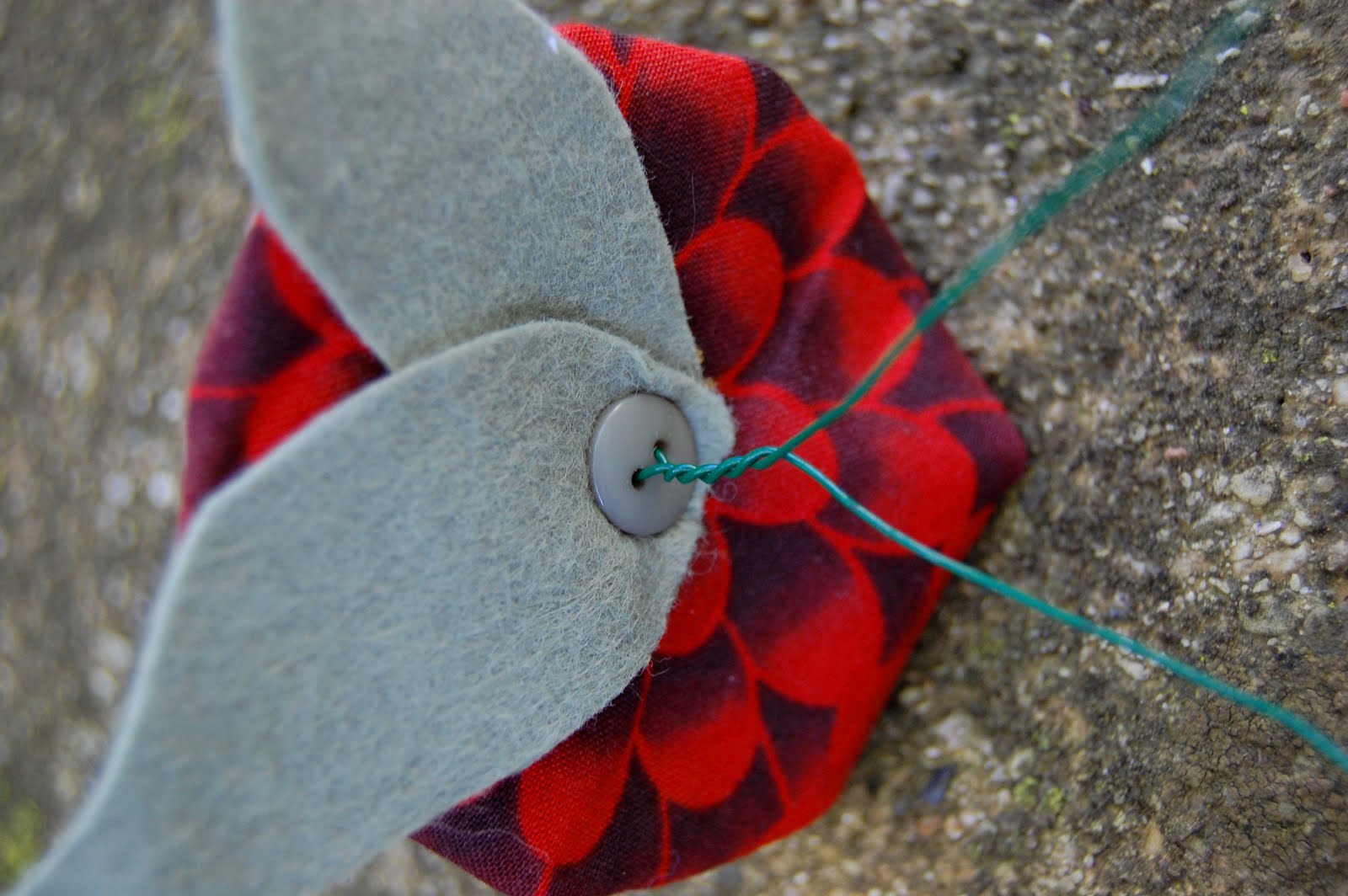 Miss Sewsitall Make a Yoyo Flower!