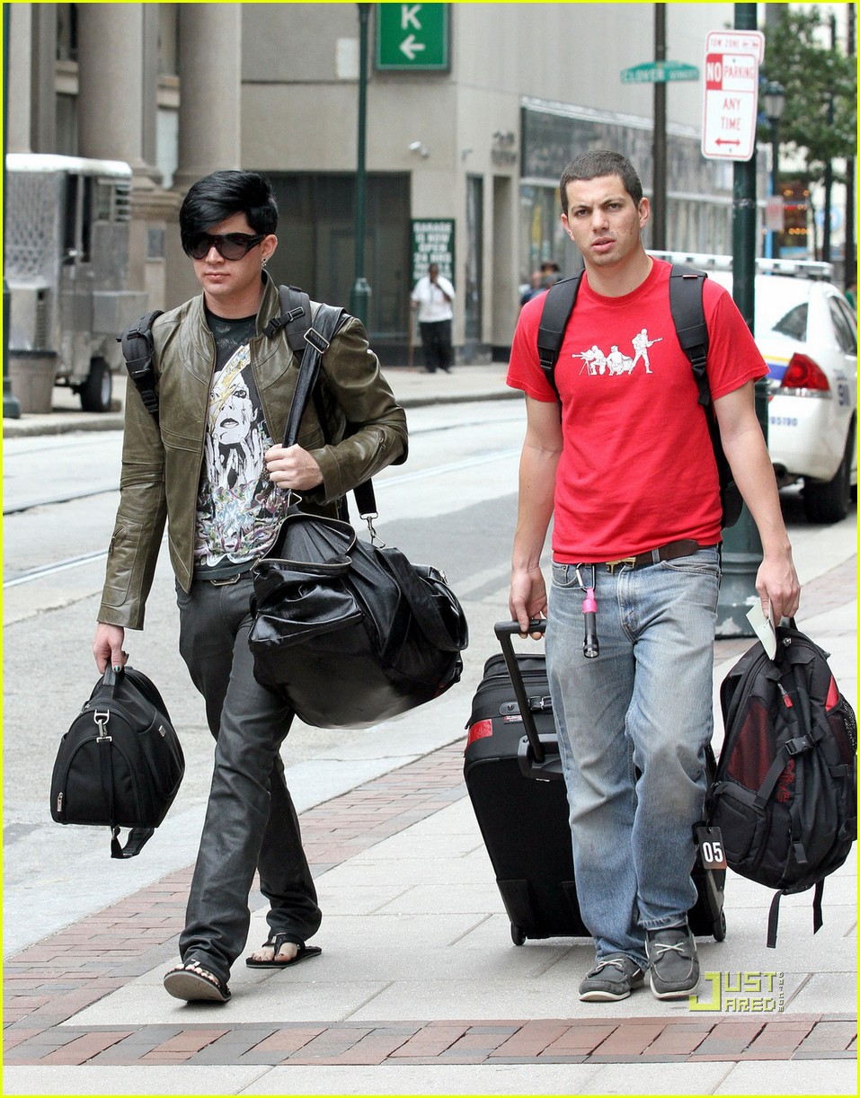 Todo sobre Adam Lambert Adam Lambert y su hermano Neil
