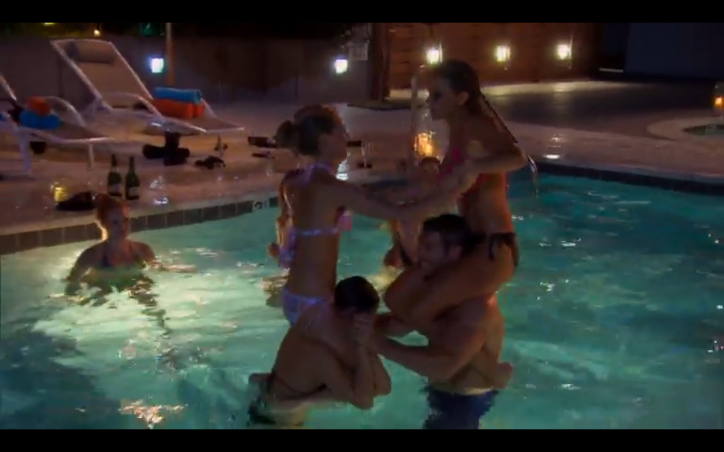 chicken fight pool