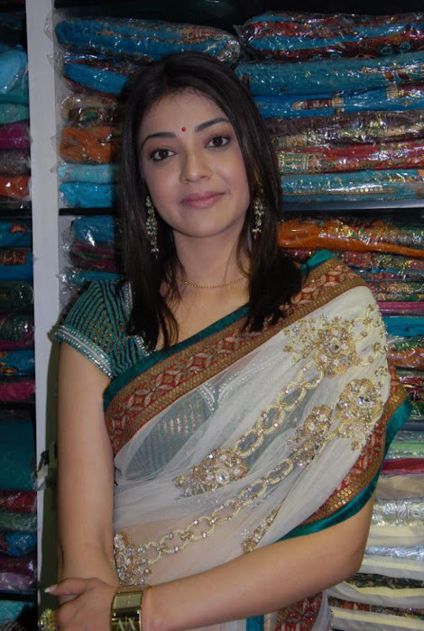 kajal agrawal new traditional dress s in shoping mall hot images