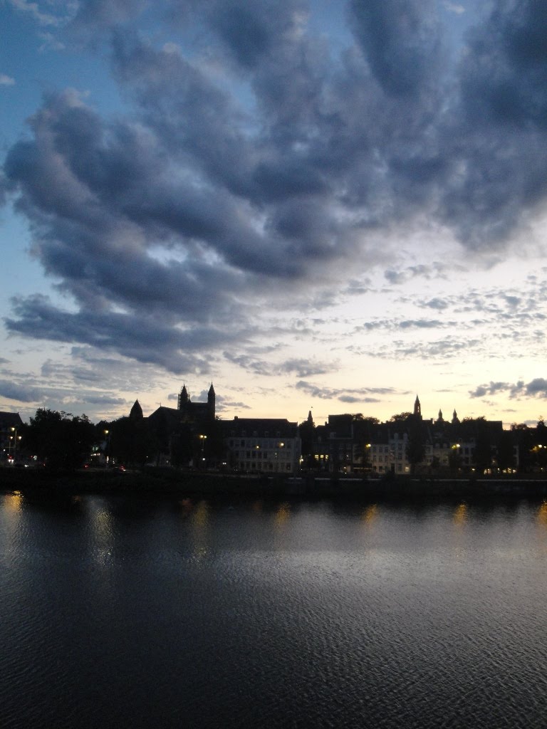 [DSC02966+-+Copy.JPG]