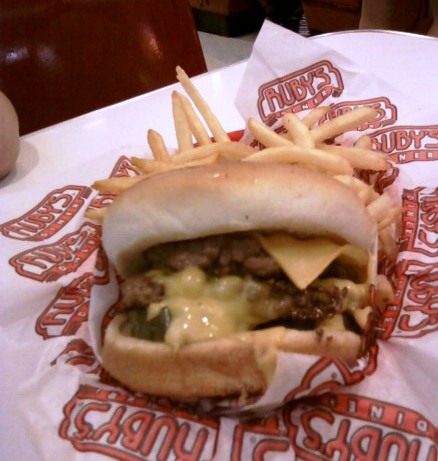 Honest And Accurate Burger Reviews By Theburgerbusters Ruby S Diner Carlsbad Ca