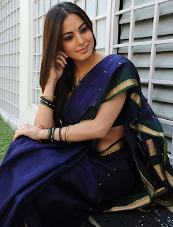 Shraddha Arya Latest Hot Photos in Saree