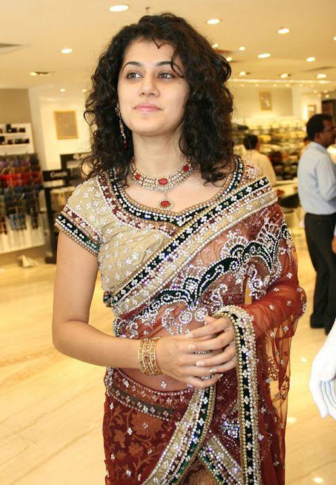 taapsee ponnu new unseen pics
