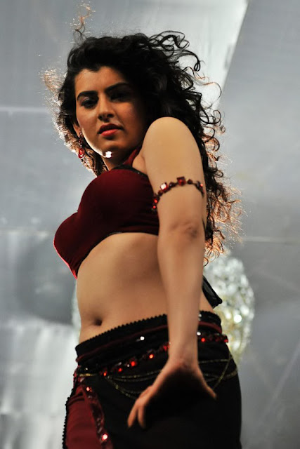 Actress Archana Vedha Navel Show Photos